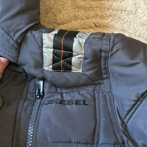 DIESEL Boys 5-6 Blue Puffer Jacket Hooded Ribbed Collar Cuffs Button & Zip - Picture 3 of 16